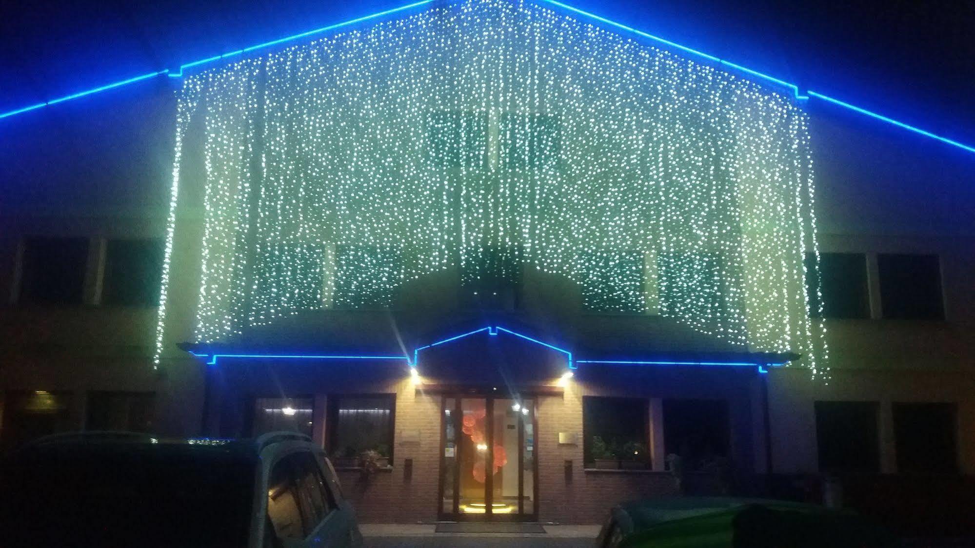 Orange Motel ヴェルジャーテ エクステリア 写真